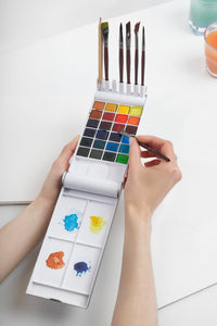 Travel Watercolor Set 7 Brushes and 24 Colors